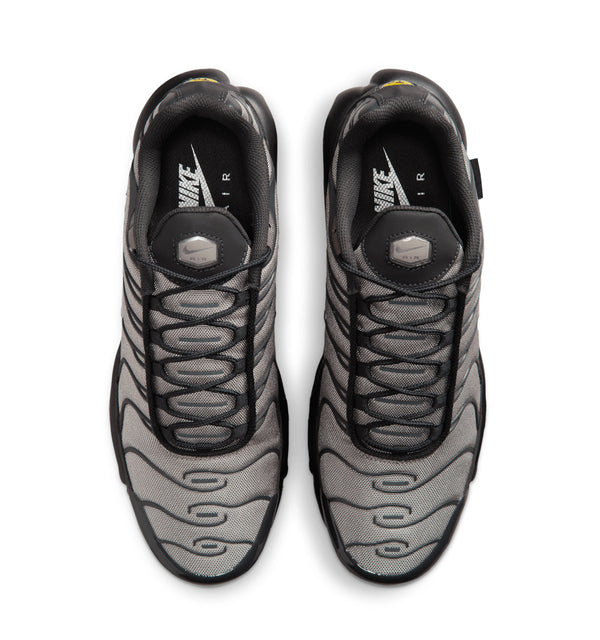 Nike Air Max Plus Cordura Returns In “Dark Smoke Grey”