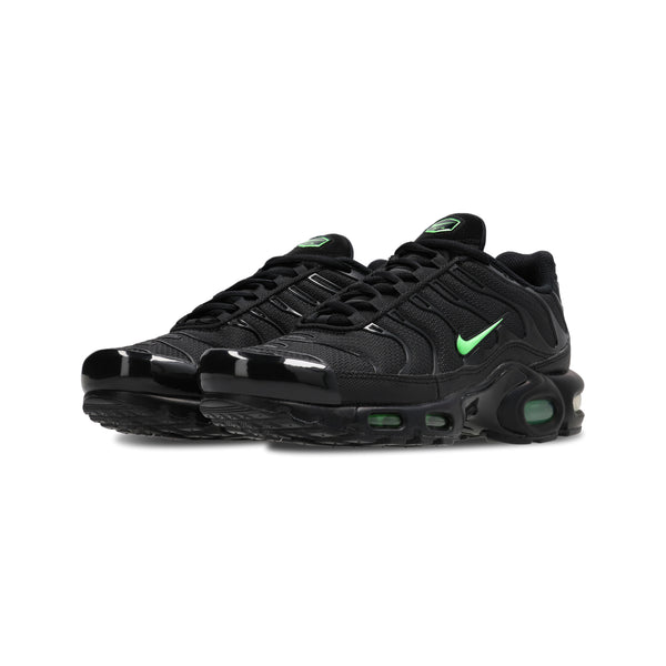 Nike Air Max Plus "Black Green Strike".